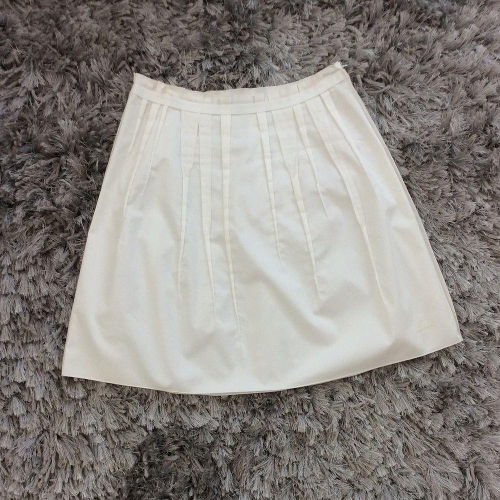 Elie Tahari white skirt